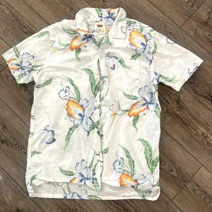 Men’s medium vintage Levi’s button up vacation